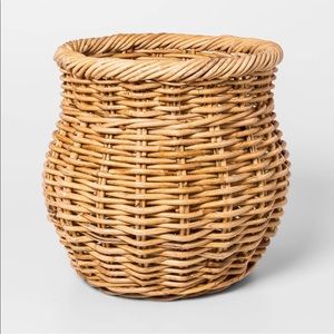 Threshold rattan basket